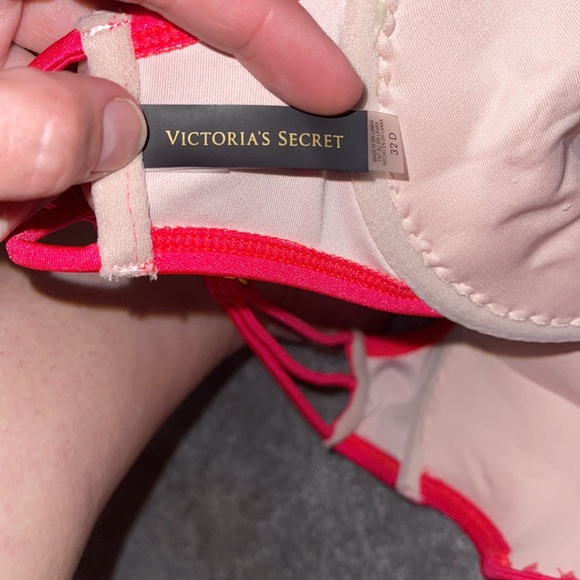 Victoria secret swim top - Picture 3 of 3